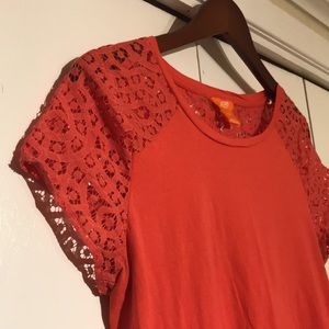 Joe Fresh Women’s blouse Size Large short sleeve color is orange. Great for fall